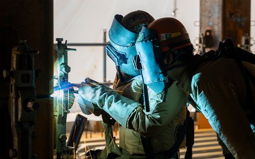 現場溶接で建造物の骨格をカタチに